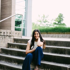 Meet your Posher, Anika